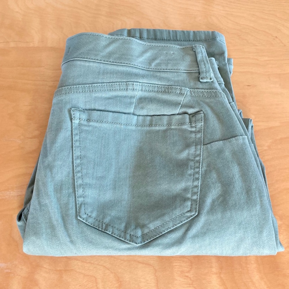 NWOT Sage Color, 5 Pocket Code Blue Capri. 12P